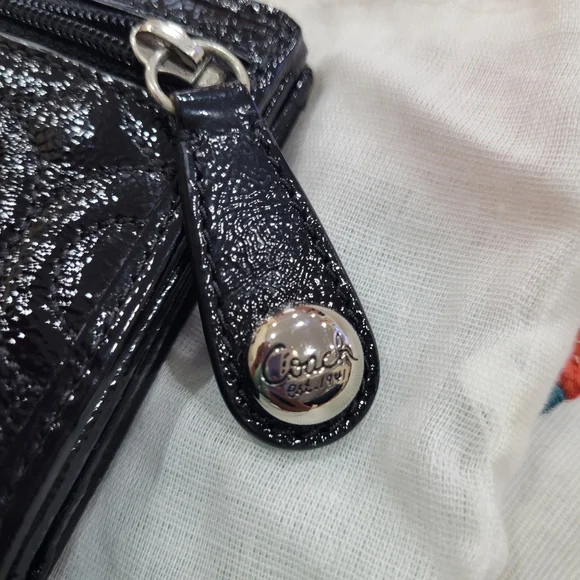 EUC COACH Patent Leather Small Wallet - Picture 3 of 5